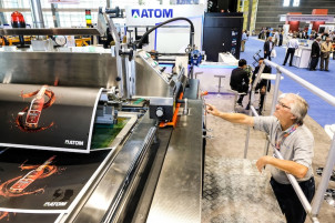 Match Machinery is showing its new ATOM TC-150 Screen Press.