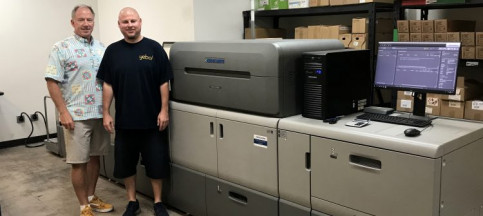 From left, Andrew Tosh, owner of YEBO!, with Travis Melin, Versafire operator at YEBO!, with the company&rsquo;s Versafire EP.