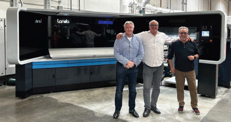 Primary Color installs Landa 10 digital primting press.