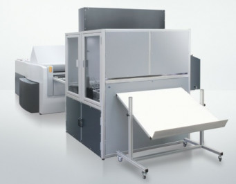 By launching the new Auto Pallet Loaders for the Suprasetter series (APL for the 106 format shown here), Heidelberg is closing one of the last automation gaps in prepress and boosting production reliability.